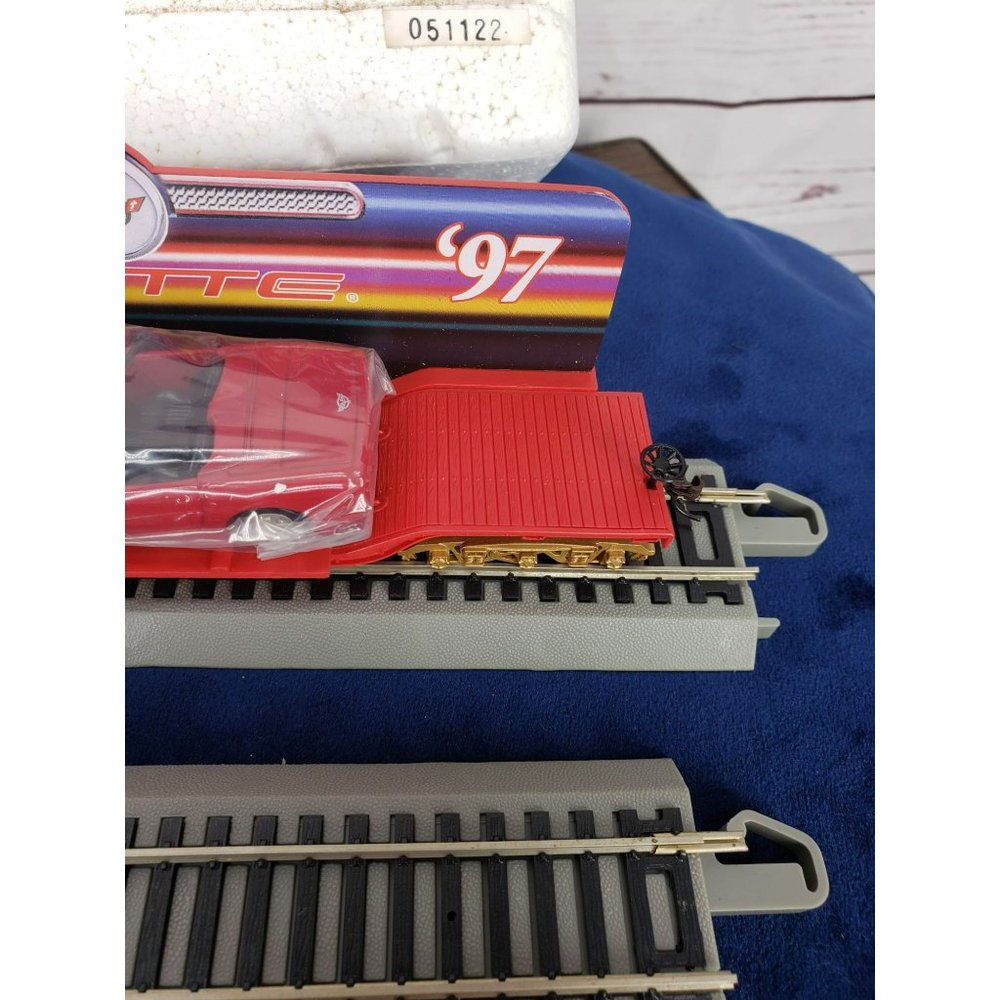 HAWTHORNE VILLAGE BACHMANN HO TRAIN‎ SET FLAT CAR 1997 CORVETTE 50TH ANNIVERSARY - Picture 6 of 12